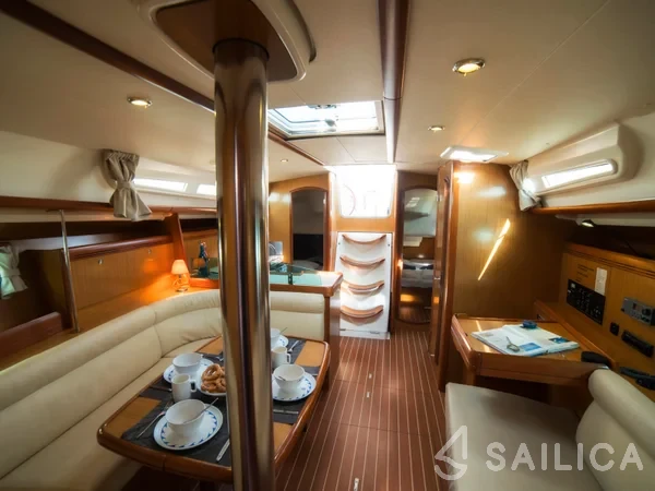 Sun Odyssey 42i - Yacht Charter Sailica