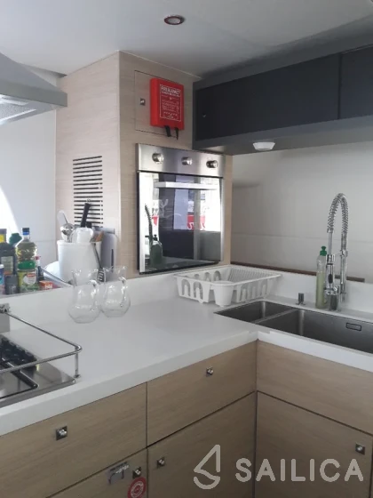 Catalante 720 - Yacht Charter Sailica