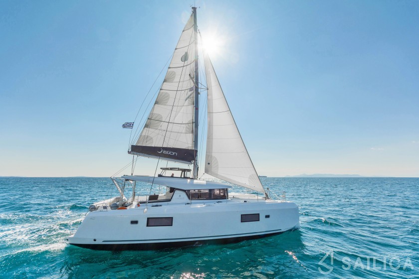Lagoon 42 - Yacht Charter Sailica