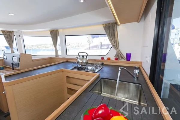 Lagoon 42 - Yacht Charter Sailica