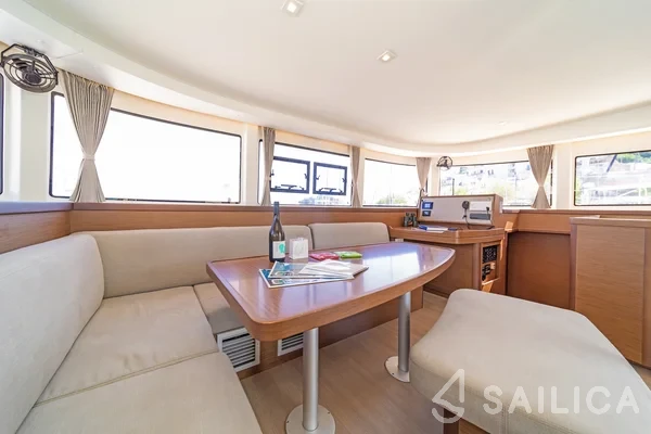 Lagoon 42 - Yacht Charter Sailica