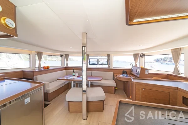 Lagoon 42 - Yacht Charter Sailica