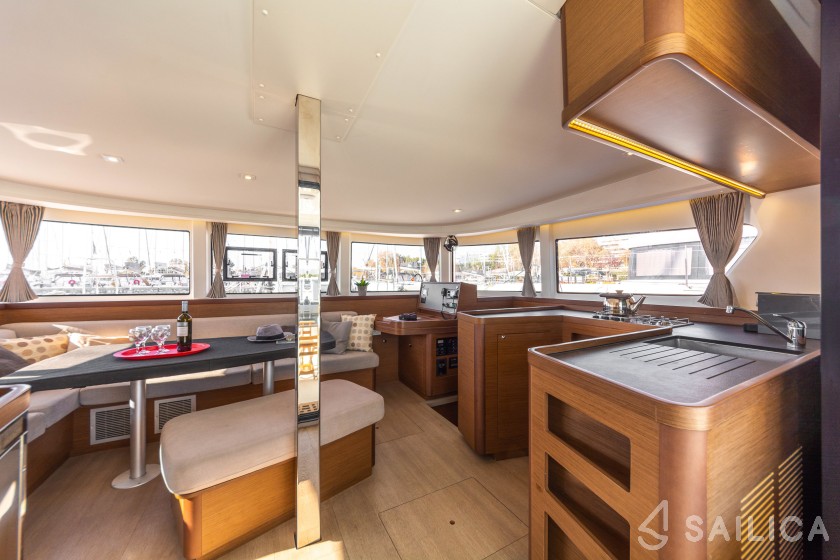 Lagoon 42 - Yacht Charter Sailica