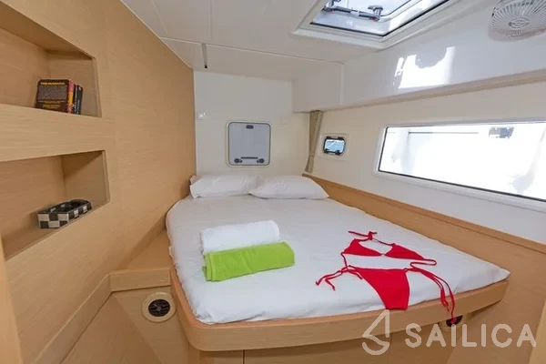 Lagoon 42 - Yacht Charter Sailica