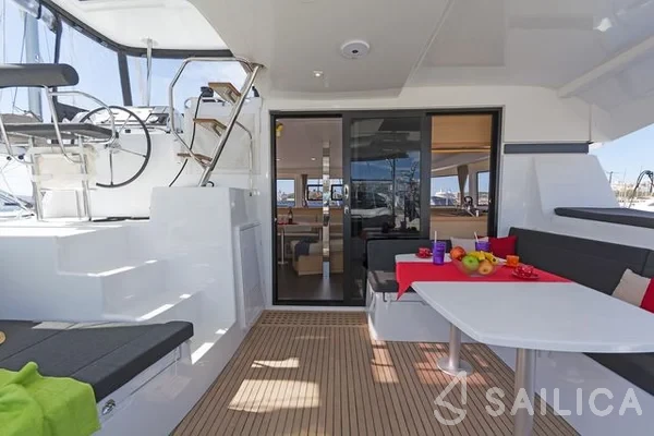 Lagoon 42 - Yacht Charter Sailica