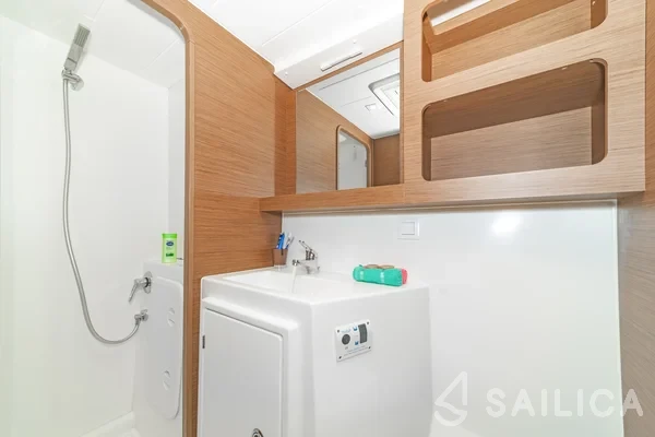 Lagoon 42 - Yacht Charter Sailica