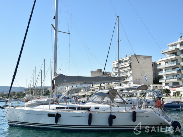Sun Odyssey 44i - Yacht Charter Sailica