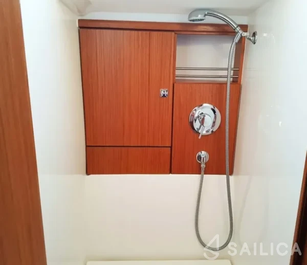 Bavaria 46 Cruiser - Yacht Charter Sailica