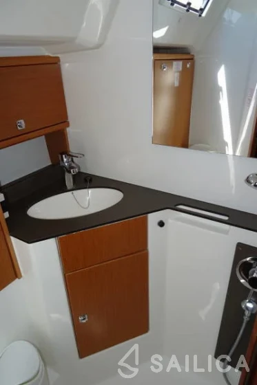 Bavaria 46 Cruiser - Yacht Charter Sailica