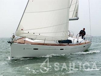 Oceanis 43 - Yacht Charter Sailica