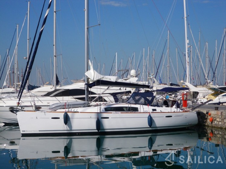 Oceanis 43 - Yacht Charter Sailica