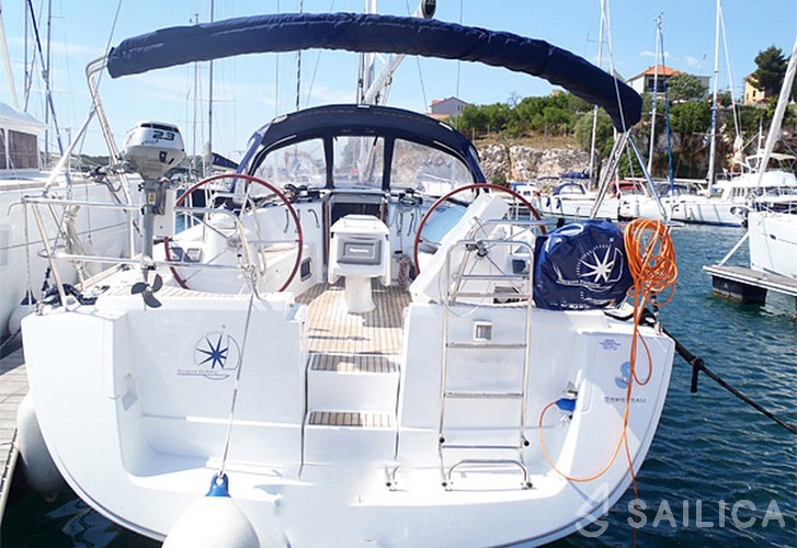 Oceanis 43 - Yacht Charter Sailica