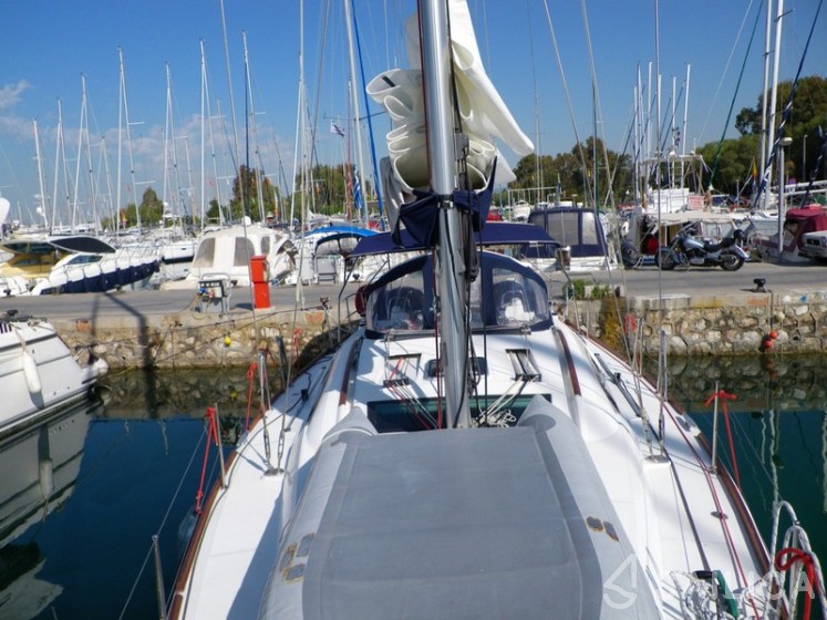 Oceanis 43 - Yacht Charter Sailica