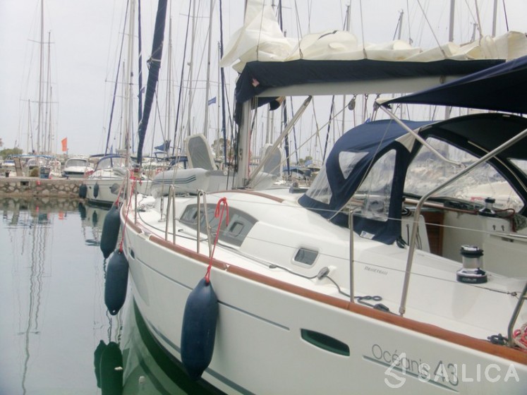 Oceanis 43 - Yacht Charter Sailica