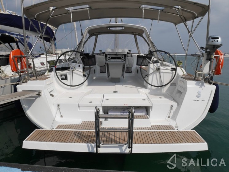 Oceanis 45 - Yacht Charter Sailica
