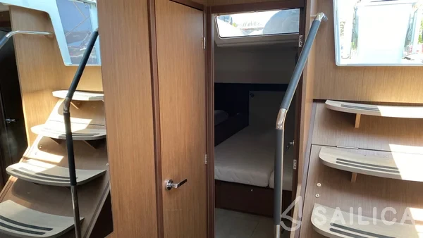 Oceanis 51.1 - Yacht Charter Sailica