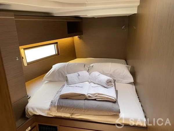 Oceanis 51.1 - Yacht Charter Sailica