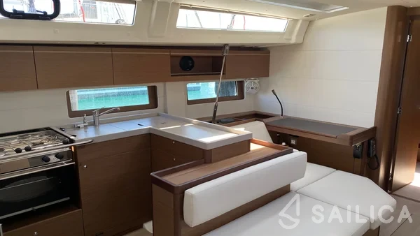 Oceanis 51.1 - Yacht Charter Sailica