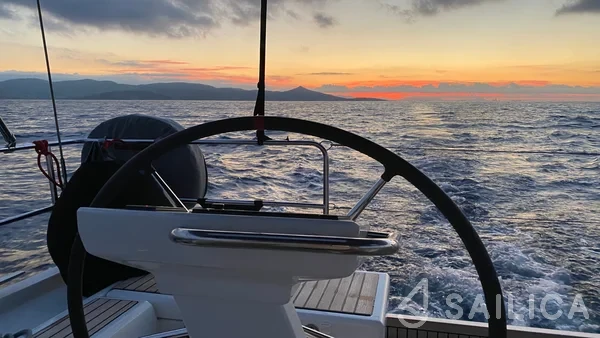 Oceanis 51.1 - Yacht Charter Sailica