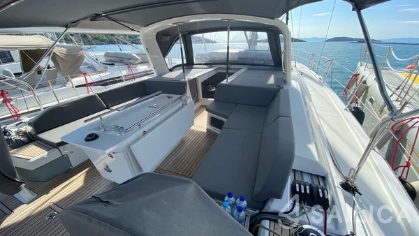 Oceanis 51.1 - Yacht Charter Sailica