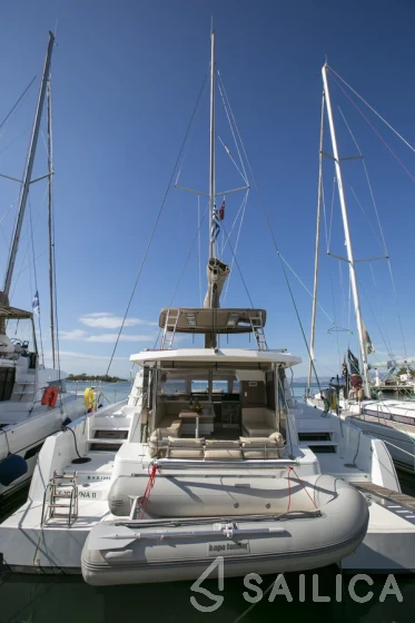 Bali 4.1 - Yacht Charter Sailica