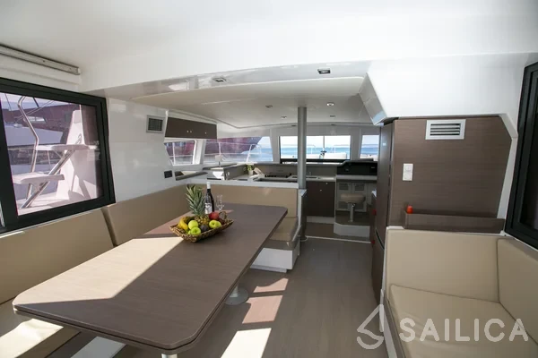 Bali 4.1 - Yacht Charter Sailica