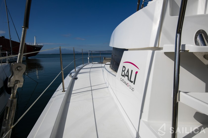 Bali 4.1 - Yacht Charter Sailica
