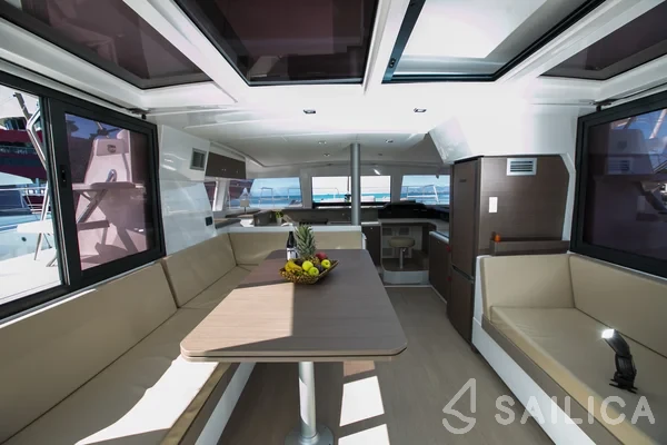 Bali 4.1 - Yacht Charter Sailica