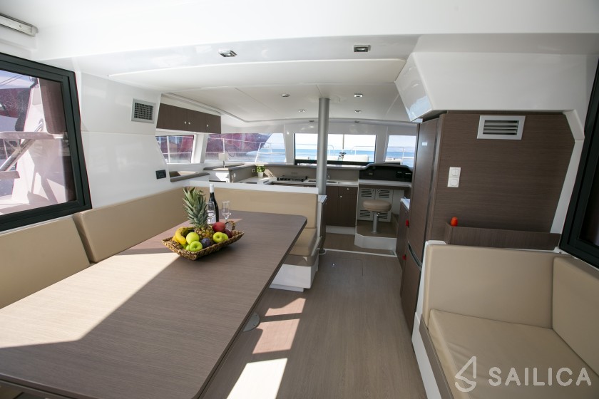 Bali 4.1 - Yacht Charter Sailica