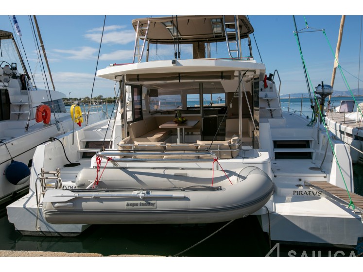 Bali 4.1 - Yacht Charter Sailica
