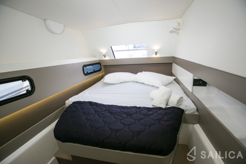 Bali 4.1 - Yacht Charter Sailica