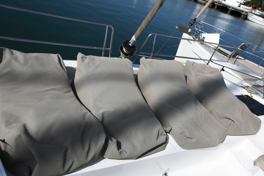 Bali 4.1 - Yacht Charter Sailica