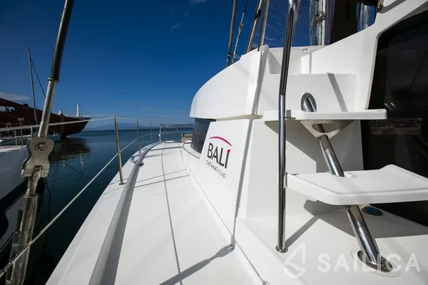 Bali 4.1 - Yacht Charter Sailica