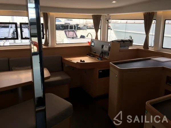 Lagoon 42 - Yacht Charter Sailica