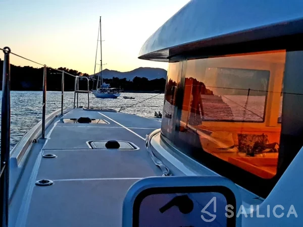 Lagoon 42 - Yacht Charter Sailica