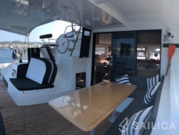 Lagoon 42 - Yacht Charter Sailica