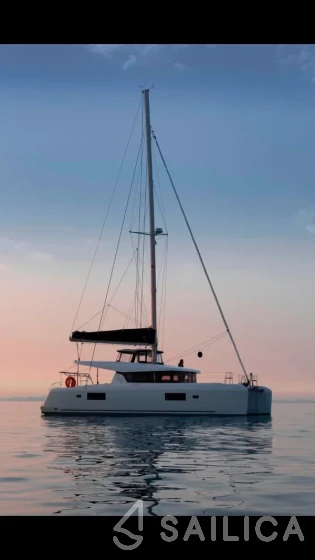 Lagoon 42 - Yacht Charter Sailica