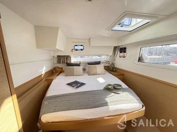 Lagoon 42 - Yacht Charter Sailica