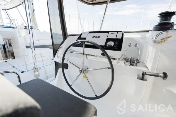 Lagoon 42 - Yacht Charter Sailica