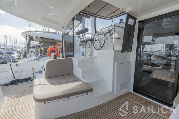 Lagoon 42 - Yacht Charter Sailica