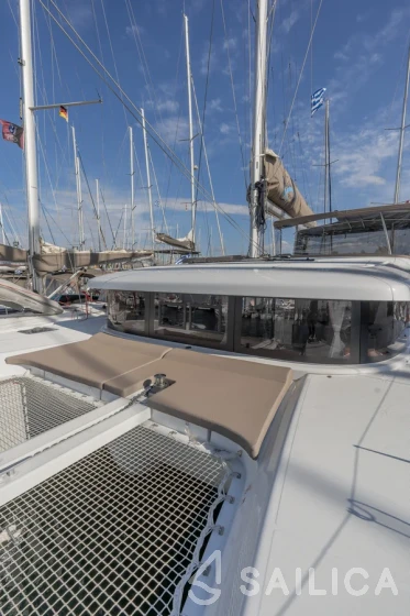 Lagoon 42 - Yacht Charter Sailica
