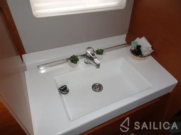 Sun Odyssey 490 - Yacht Charter Sailica