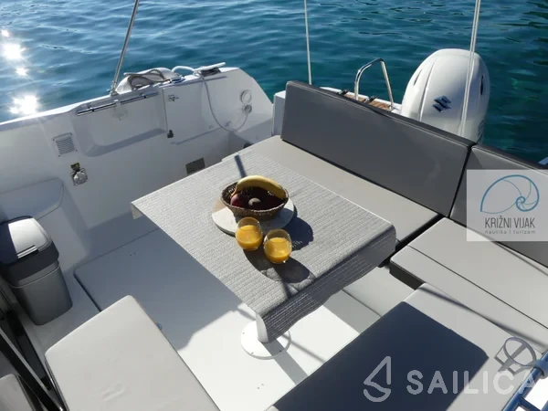 Merry Fisher 795 - Yacht Charter Sailica