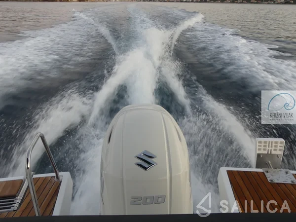 Merry Fisher 795 - Yacht Charter Sailica