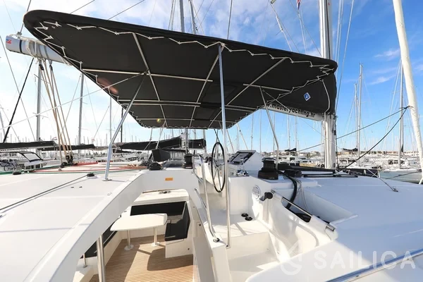Lagoon 450  Flybridge - Yacht Charter Sailica
