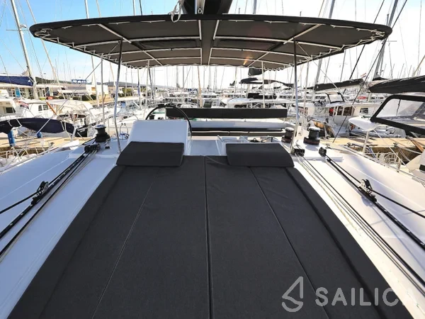 Lagoon 450  Flybridge - Yacht Charter Sailica