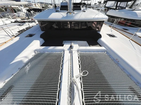 Lagoon 450  Flybridge - Yacht Charter Sailica