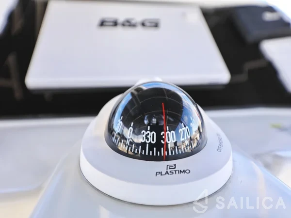 Lagoon 450  Flybridge - Yacht Charter Sailica