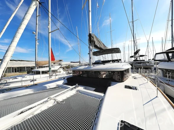 Lagoon 450  Flybridge - Yacht Charter Sailica