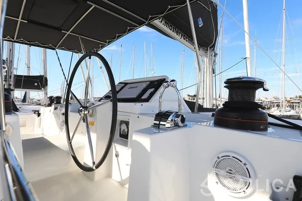 Lagoon 450  Flybridge - Yacht Charter Sailica